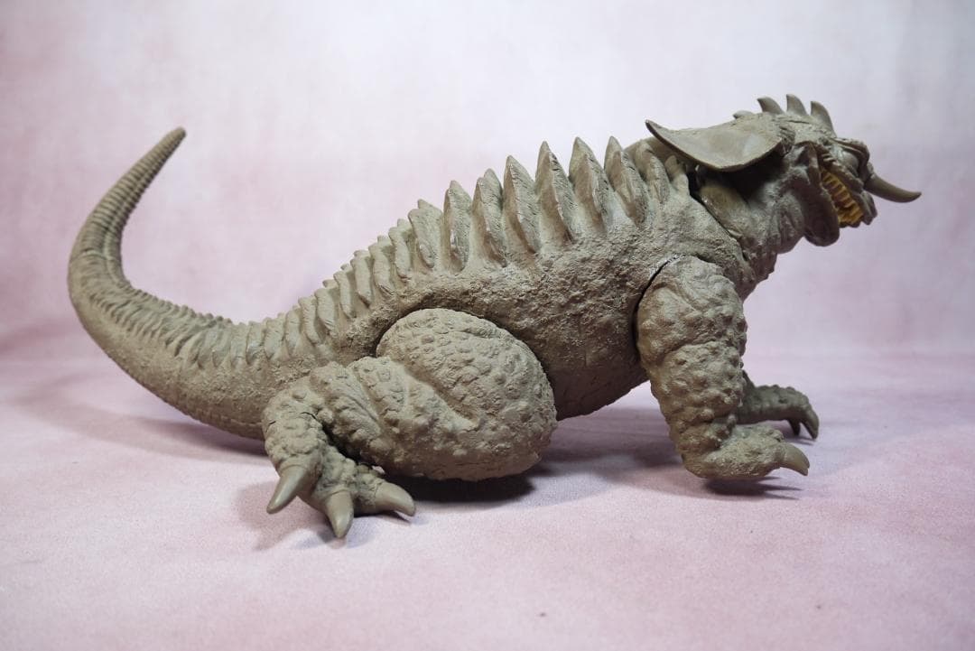 イノウエアーツ　バラゴン　ソフビキット　組済