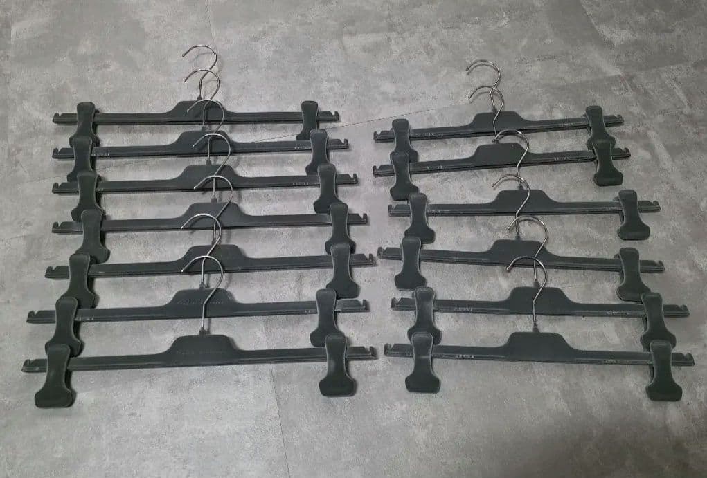 rick owens パンツハンガー13本 - メルカリ