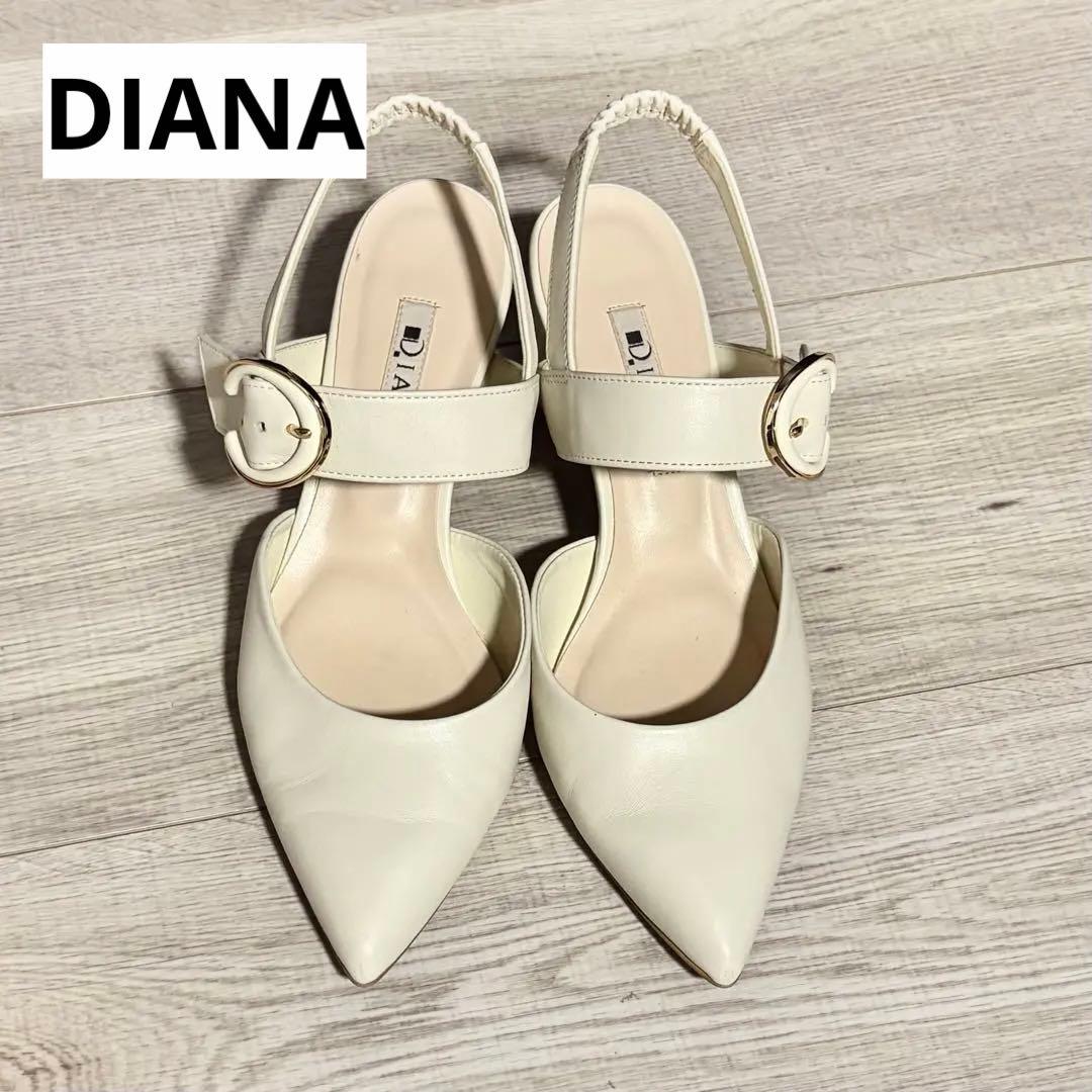 美品✨】ダイアナ バックベルトパンプス 23cm ホワイト - メルカリ