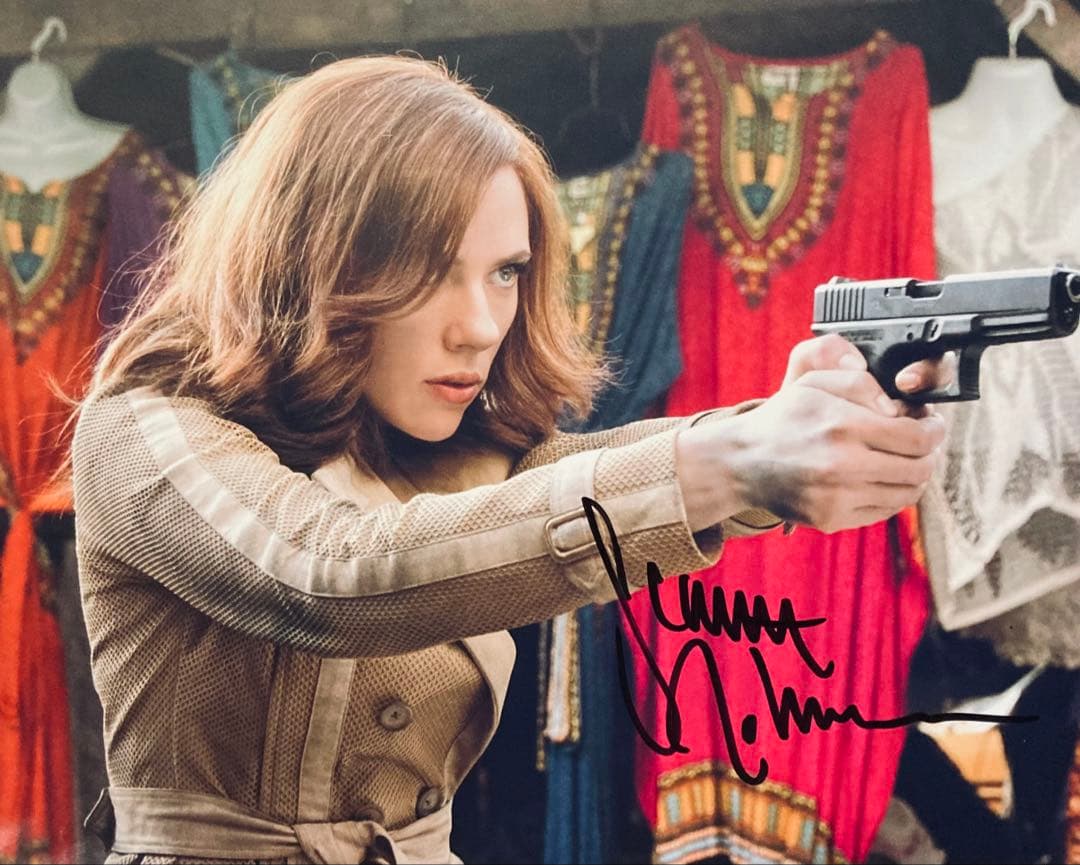 スカーレット・ヨハンソン 直筆サイン入り写真 アベンジャーズ q8