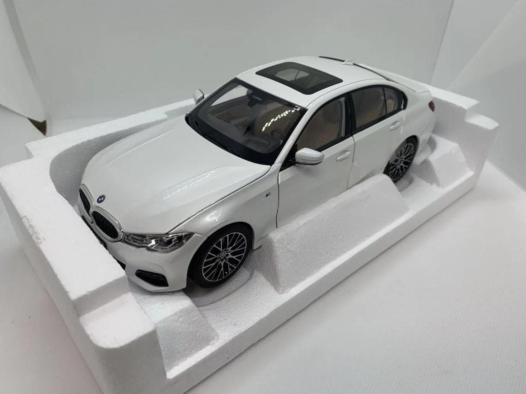 201-001 ノレブ 1/18 BMW 330i 2019 White 201-001 ノレブ 1/18 BMW 330i 2019 White - メルカリ