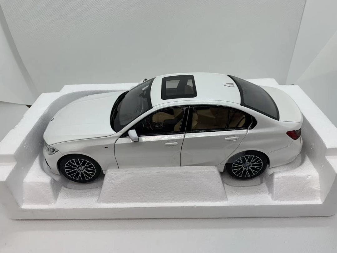 201-001 ノレブ 1/18 BMW 330i 2019 White - メルカリ