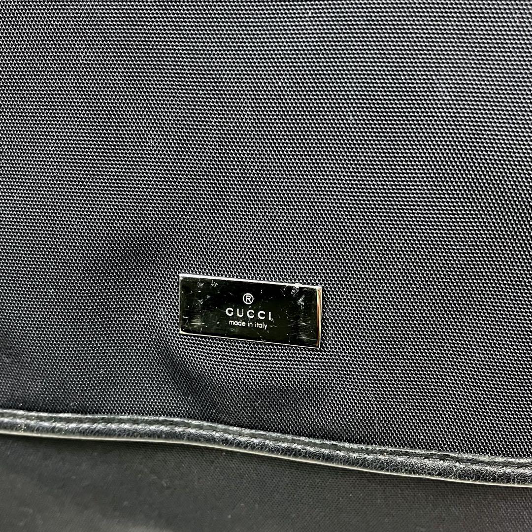 グッチ シマ メッセンジャーバック 大容量 ロゴプレート ショルダー