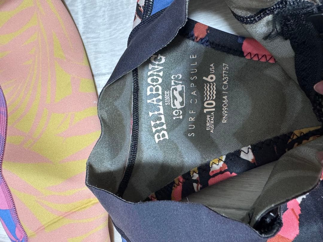 Billabong ウェットスーツ,ビキニ4点セット - サーフィン・ボディ