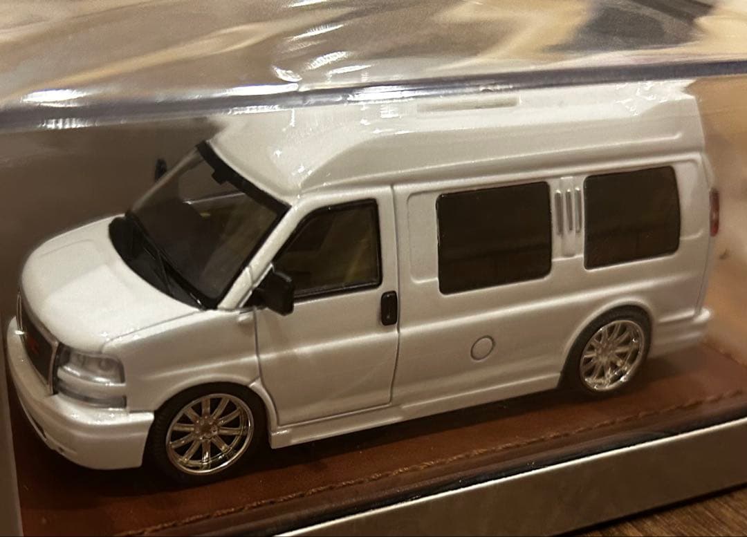 GOC 1/64 GMC SAVANA サバナ サバンナ 白 ホワイト アメ車