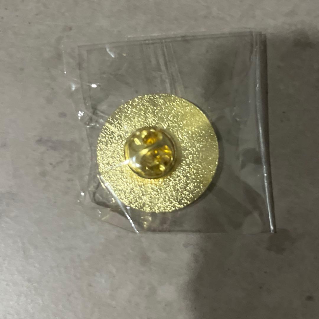 あ*し様 イタリアパビリオン「シチリアイベント限定ピンバッジ」折り鶴デザイン