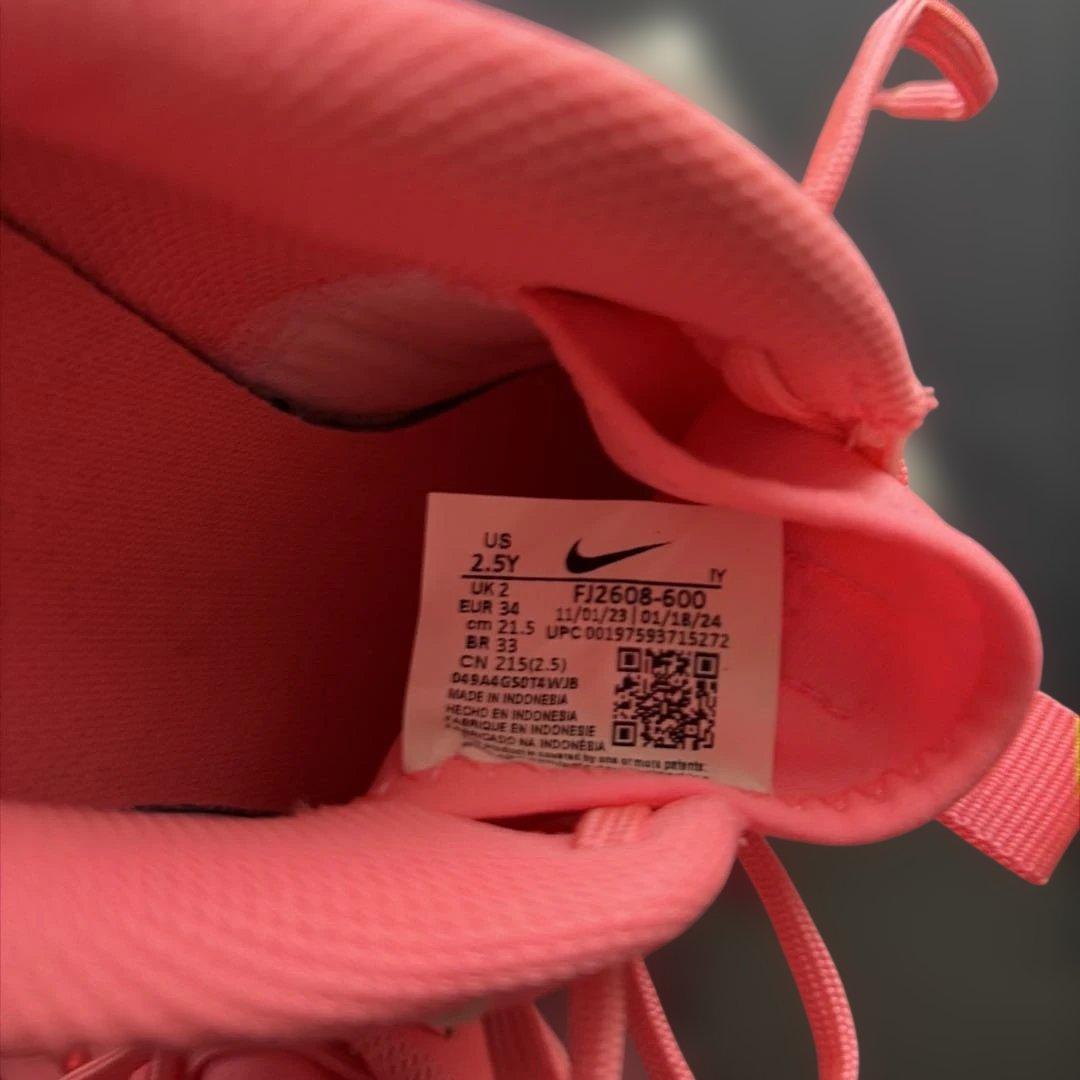 Nike Phantom ピンク サッカーシューズ《21.5cm》