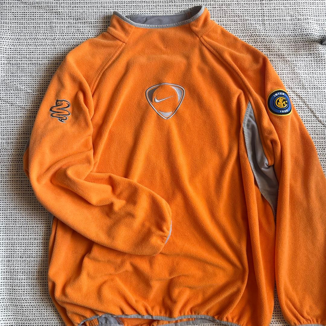 NIKE ナイキ インテル・ミラノ 01/02 フリースジャケット NIKE（ナイキ） 25/26 インテル・ミラノ オフィシャルグッズ サッカー