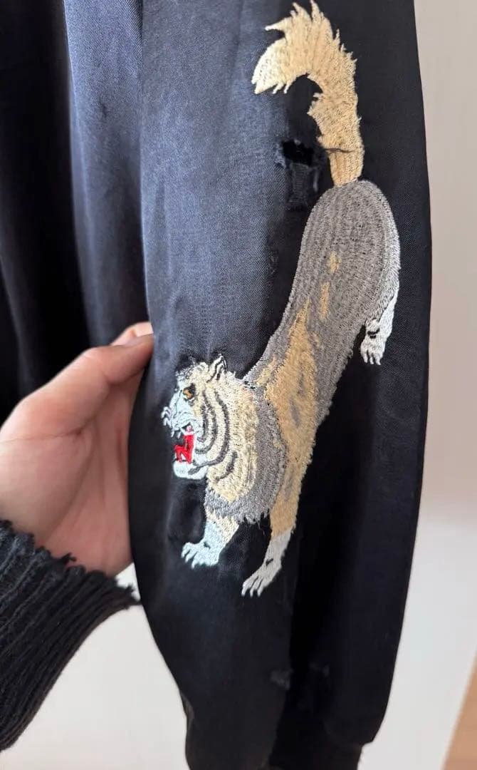 ISSUETHINGS wagamama別注 ダメージ加工スカジャン - メルカリ