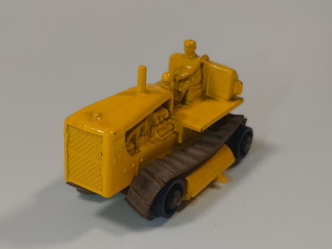 ミニカー MATCHBOX No.8 CATERPILLAR TRACTOR