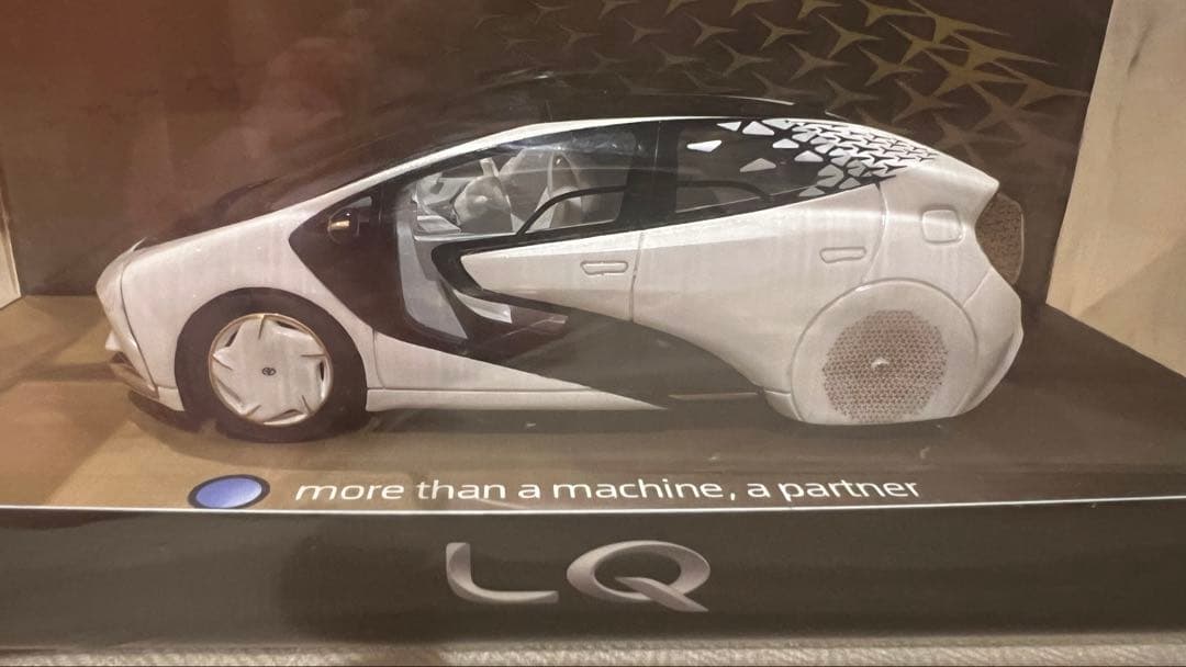 【関係者限定品】トヨタ LQ 1:43 ミニカー＋トミカ LQ ミニカー