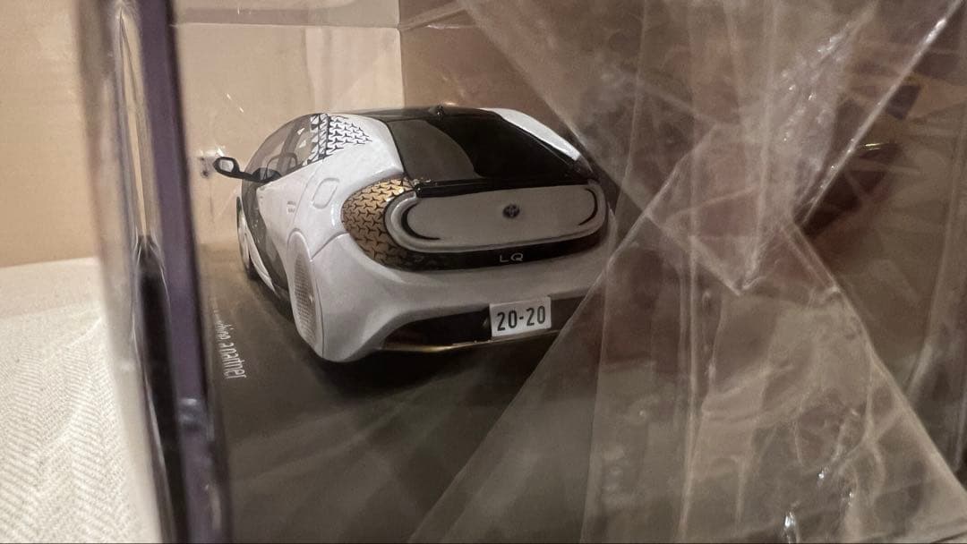 【関係者限定品】トヨタ LQ 1:43 ミニカー＋トミカ LQ ミニカー