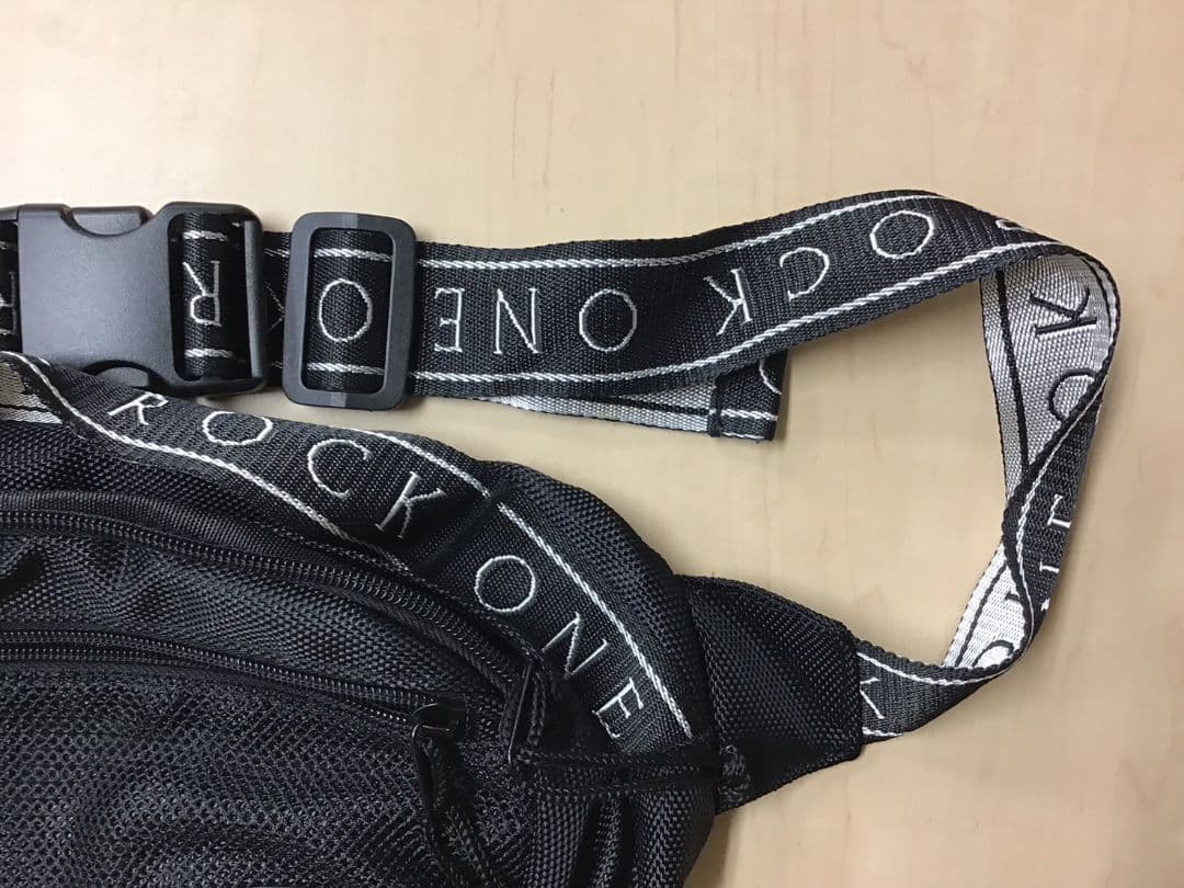 【美品】ONE OK ROCK ボディバッグ 2018 オーケストラ ワンオク