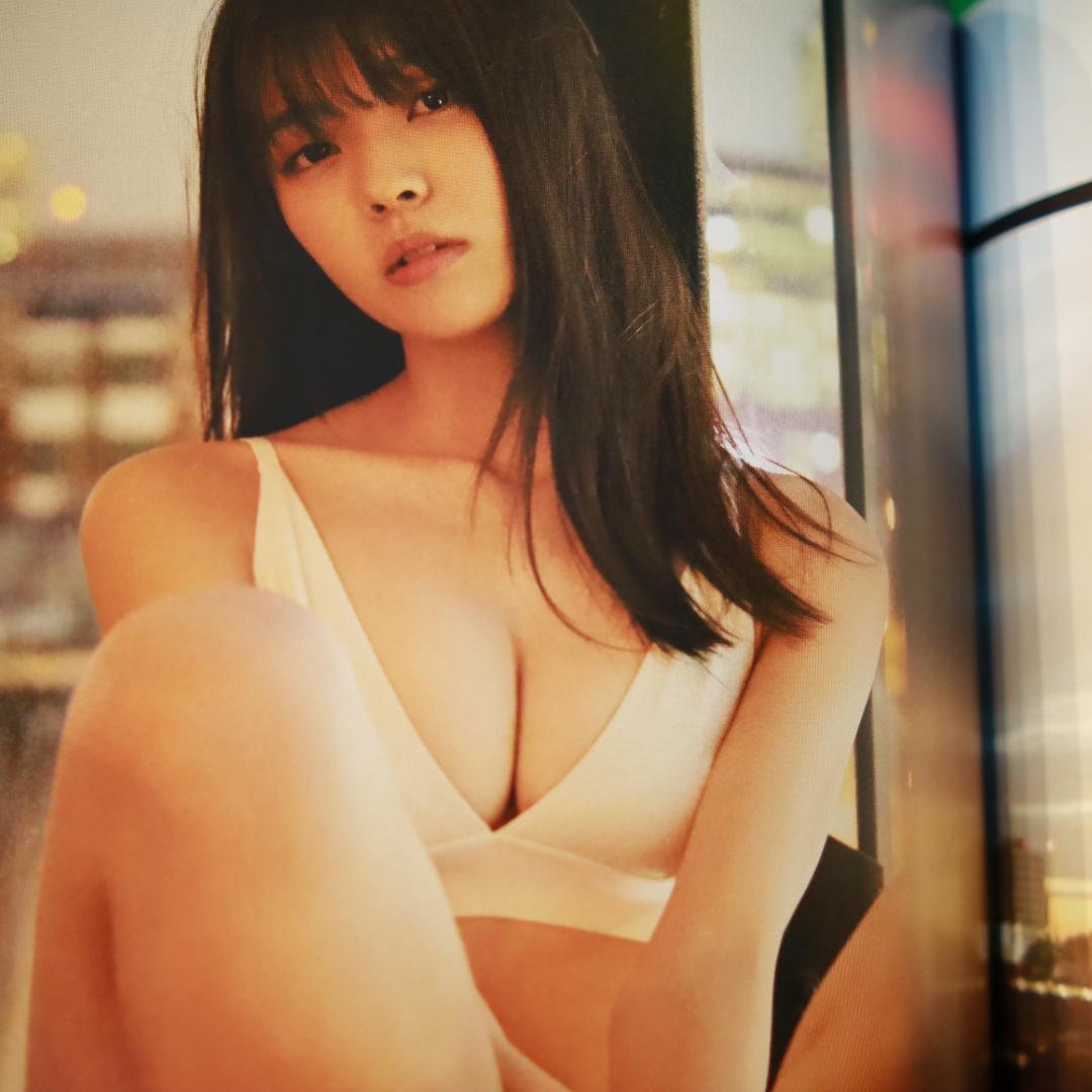 小林由依1st写真集「感情の構図」 - メルカリ