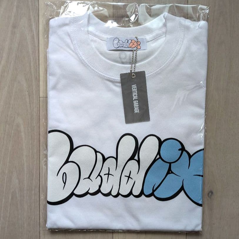 Signature Logo Different Tシャツ FANTASTICS