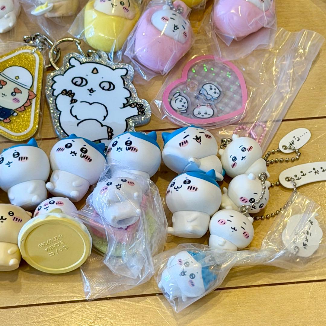 ちいかわ グッズ大量まとめ売り 50点以上 缶バッチ フィギュア キーホルダー