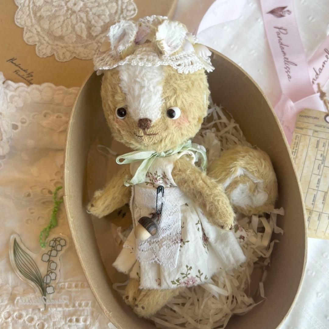 アーティストベア ぬいぐるみ 海外作家様 ハンドメイド 尻尾巻き巻きのリスちゃん