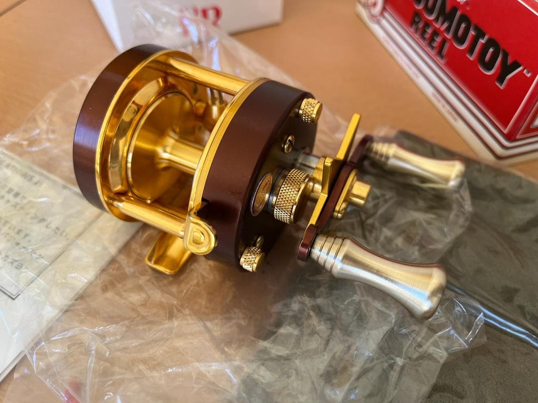 道楽 Dowluck マツモトーイ A-2000 スリム 茶 ブラウン DOWLUCK 道楽 Matsumotoy マツモトーイ A-2000 両軸リール 釣具