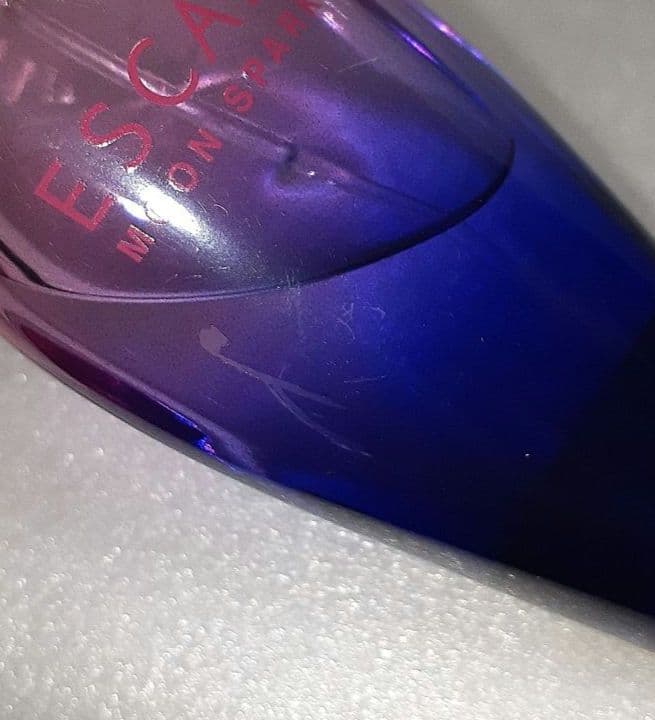 ESCADA エスカーダ MOON SPARKLE オードトワレ 30mL 中古 - メルカリ