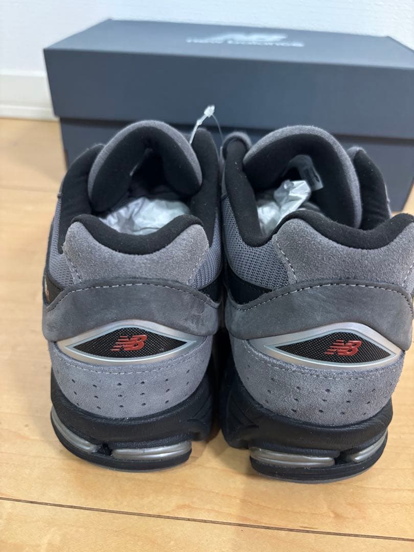新品タグ付き New Balance 2002R ダークグレー 26.5cm