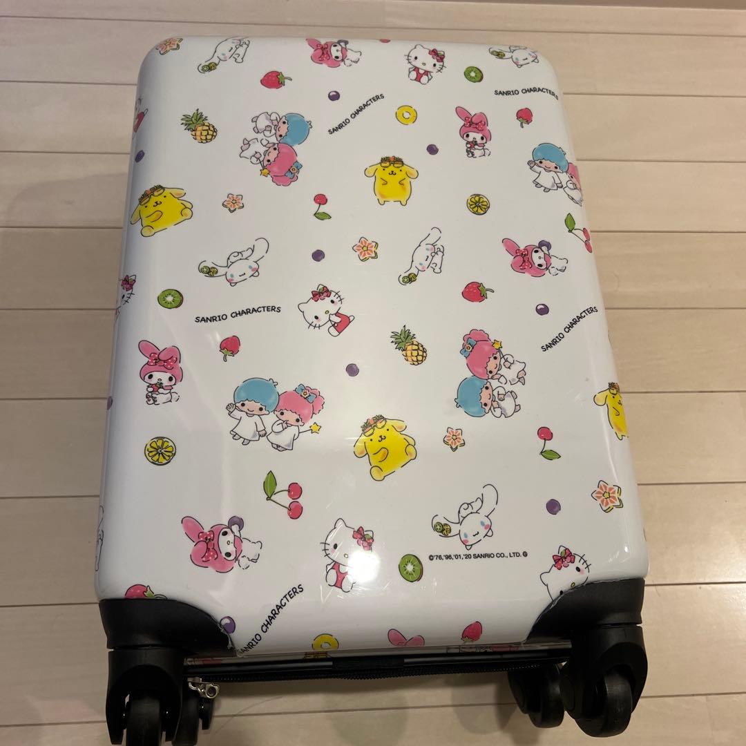 サンリオ　1番くじ　キャリーケース　フルーツ柄