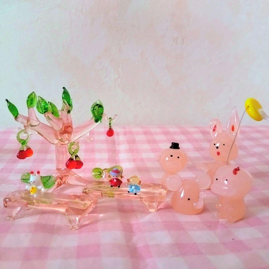 ガラス細工 ミニチュア まとめ売り さくらんぼの木 ベンチ 小人 ピンク