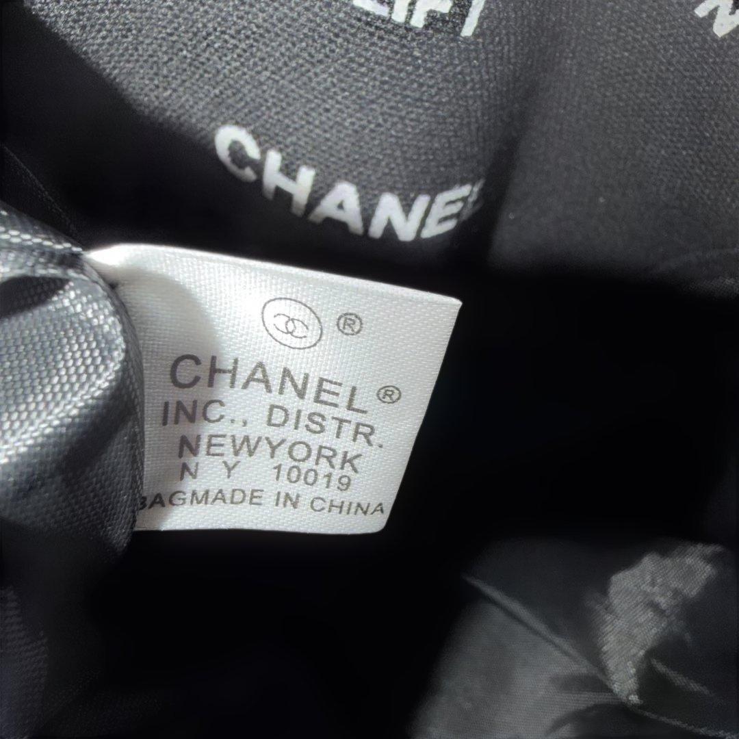CHANEL】 VIPギフトノベルティトートバッグ黒 キャンバス地 チャーム付