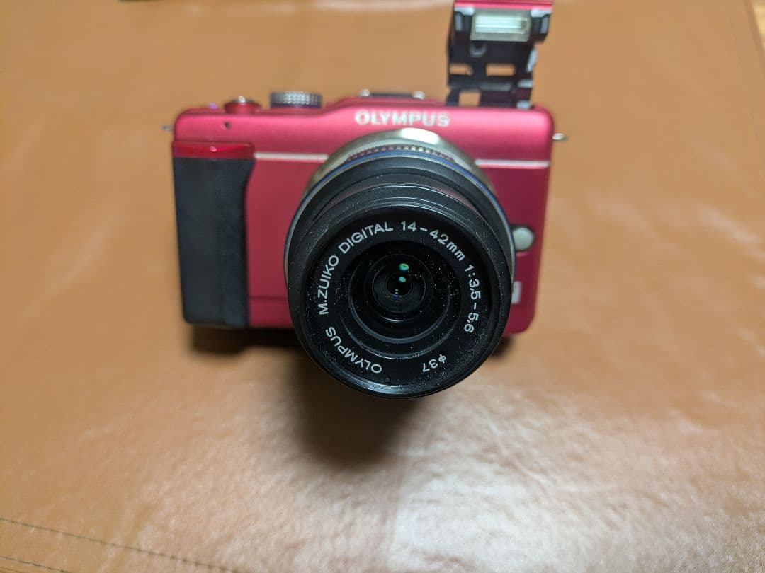 OLYMPUS M.ZUIKO DIGITAL 14-42mm レッド Used Olympus M.Zuiko Digital ED 14-42mm f/3.5-5.6 EZ | MPB