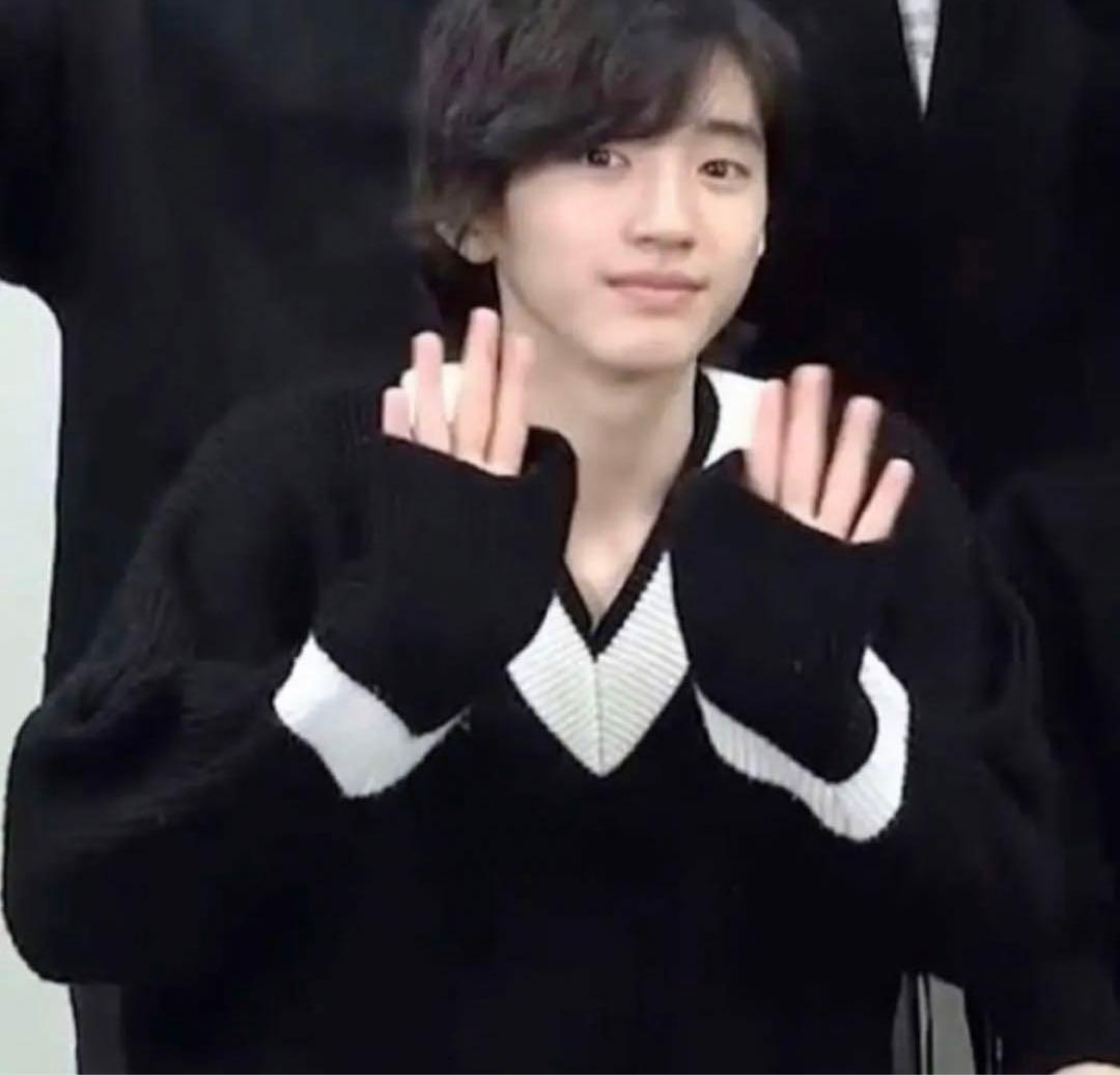 山田涼介着用 monkey time モンキータイム Vネック ニット セーター