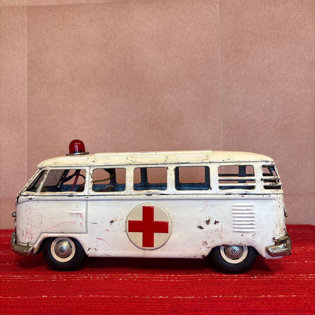 バンダイ（　旧萬代屋　）フォルクスワーゲン　 救急車　昭和レトロ　ブリキ