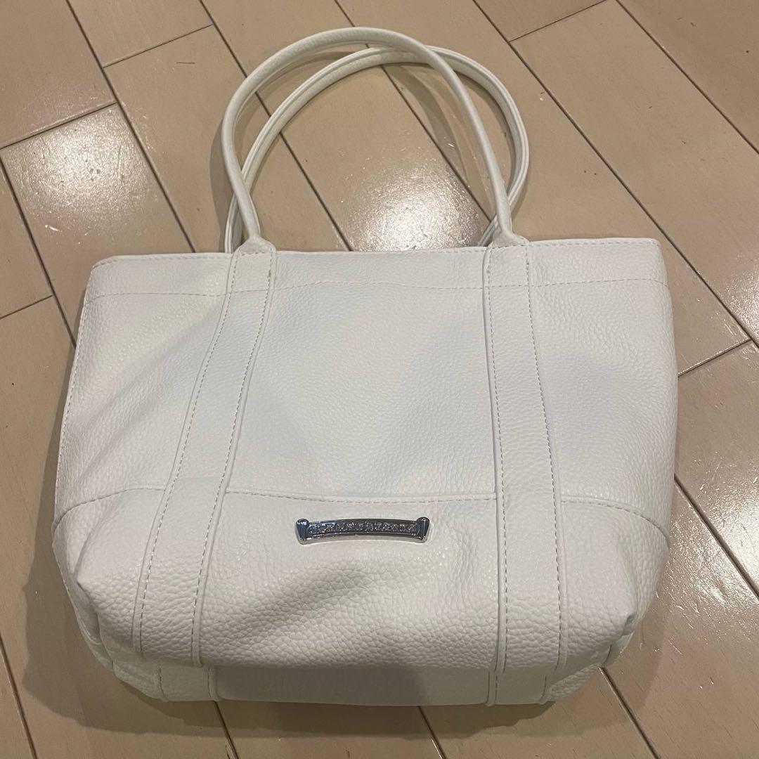 CHROME HEARTS クロムハーツ トートバッグ スリーセメタリーホワイト クロムハーツ/トートバッグ/3セメタリークロス/アイボリー/レザーの