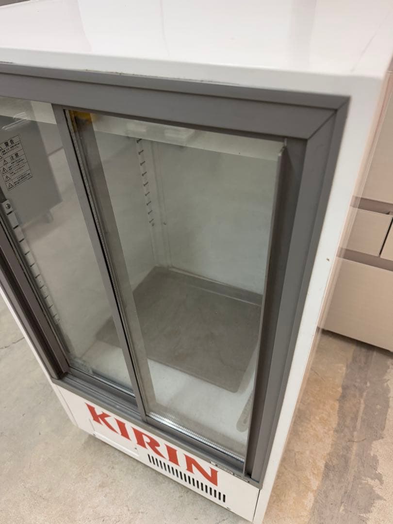 昭和レトロ】年式不明 163L サンデン 冷蔵ショーケース MU-230XC