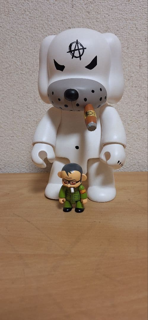 kozik QEE toy2r レア おまけスモーキンバニー１体