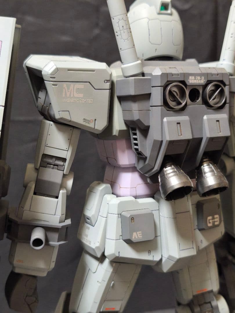 メガサイズ 1/48 RX-78-3 G3ガンダム 塗装済完成品　ビッグサイズ