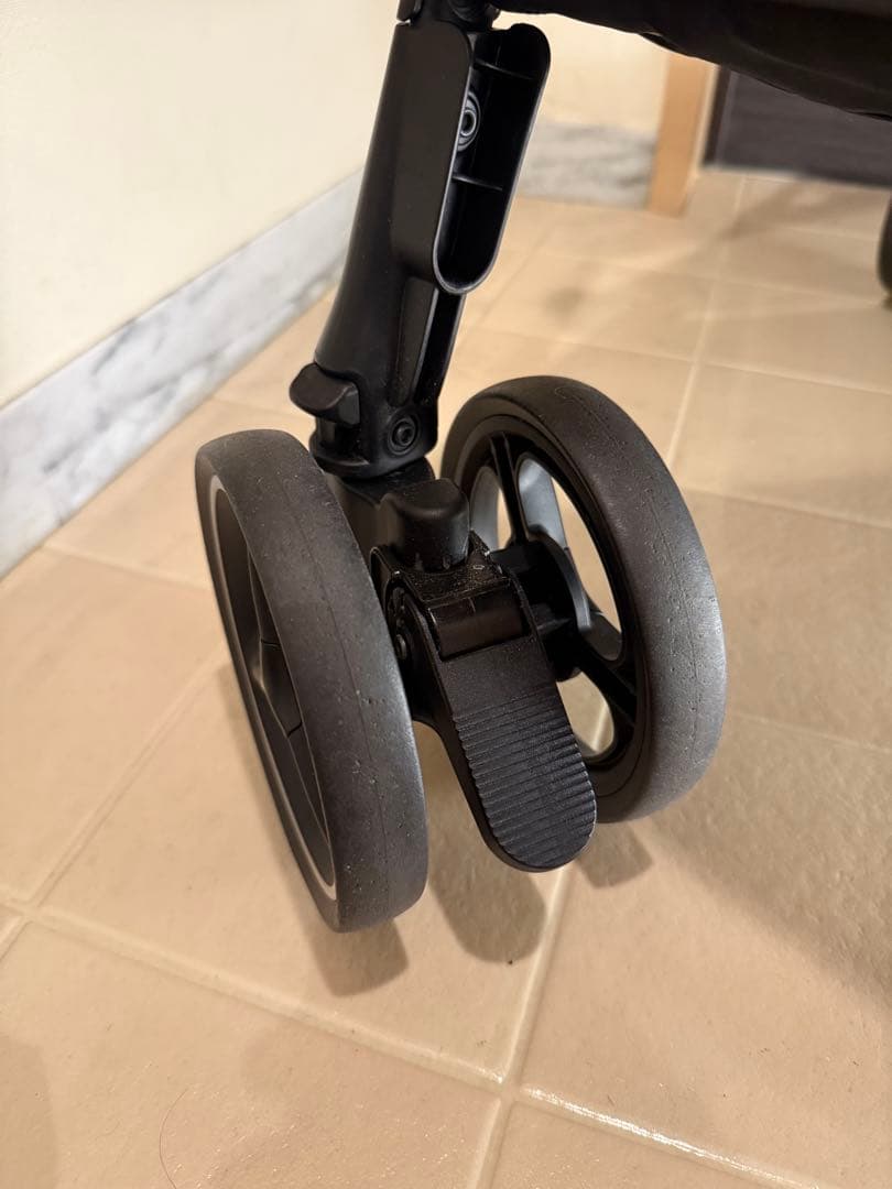 極美品】2024年製 ラクーナクッションフリープラス AC