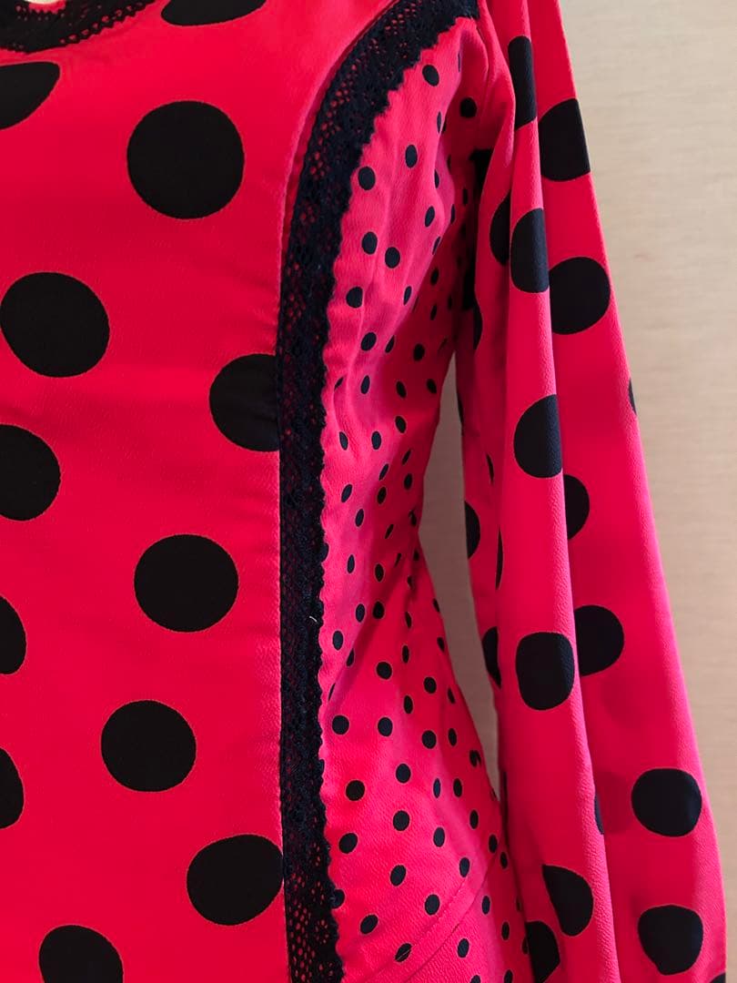 中古美品アトリエナオミ フラメンコドレス 赤と黒の水玉模様ツーピース