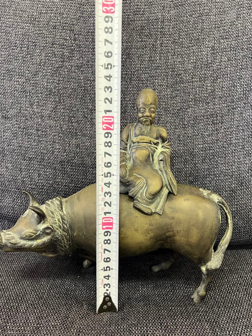 真鍮製】老子 牛乗り像 ブロンズ置物 道教 縁起物 - メルカリ