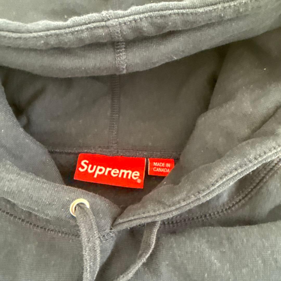 美品 Supreme 筆記体 刺繍ロゴ フーディー ネイビー Sサイズ - メルカリ