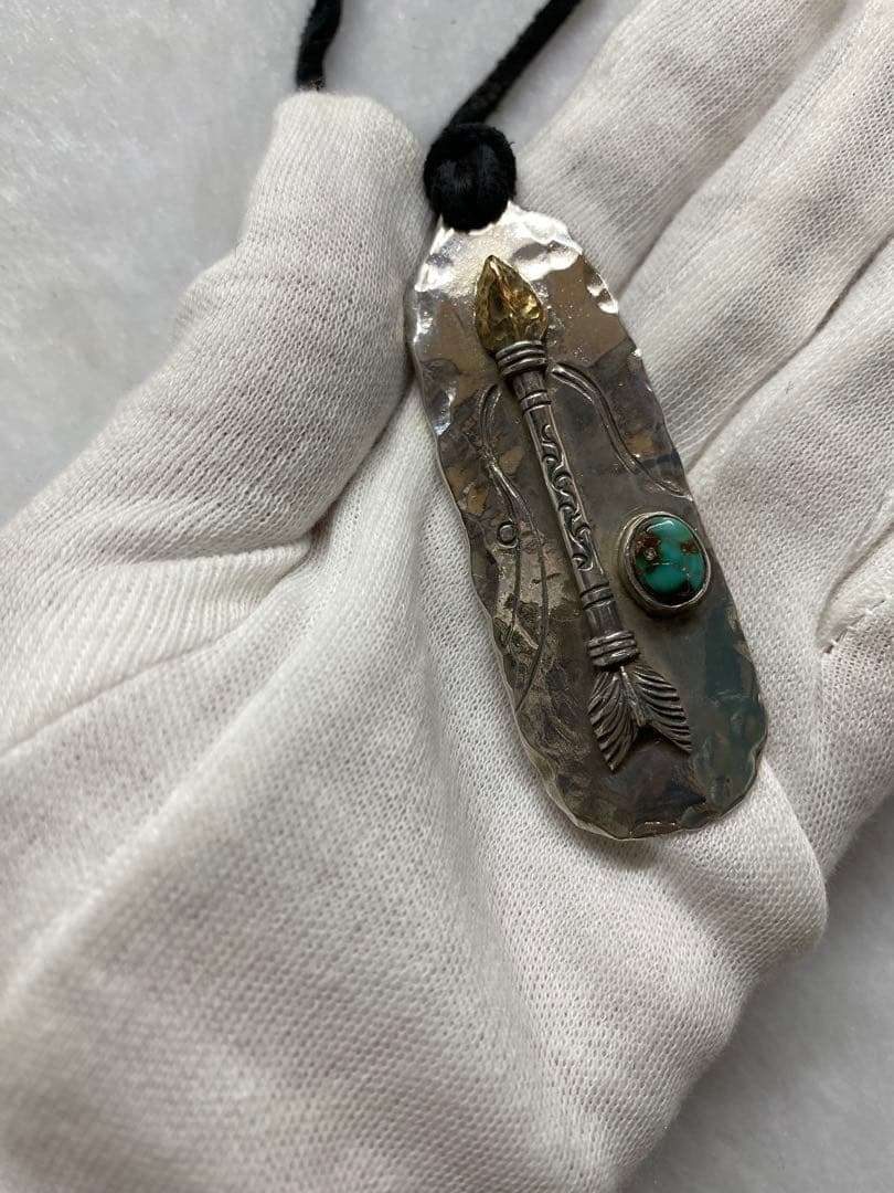 《一時的にお値下げ》矢モチーフ ネックレスチャーム