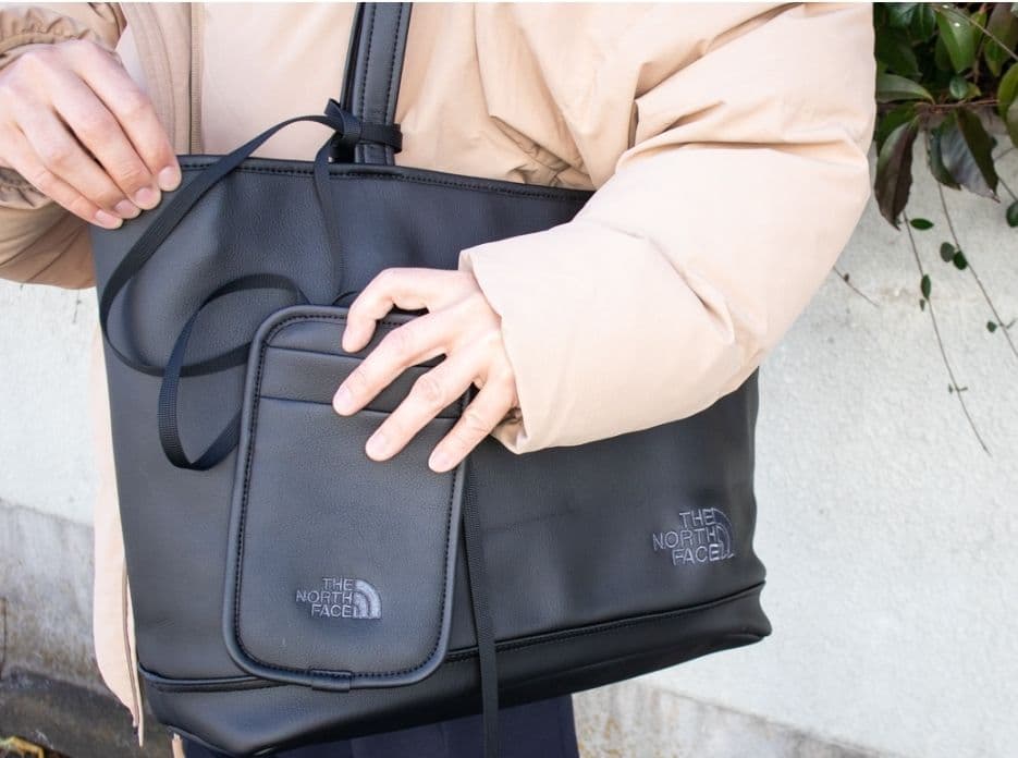 THE NORTH FACE】ラグジュアリー デザートトート バッグ - メルカリ