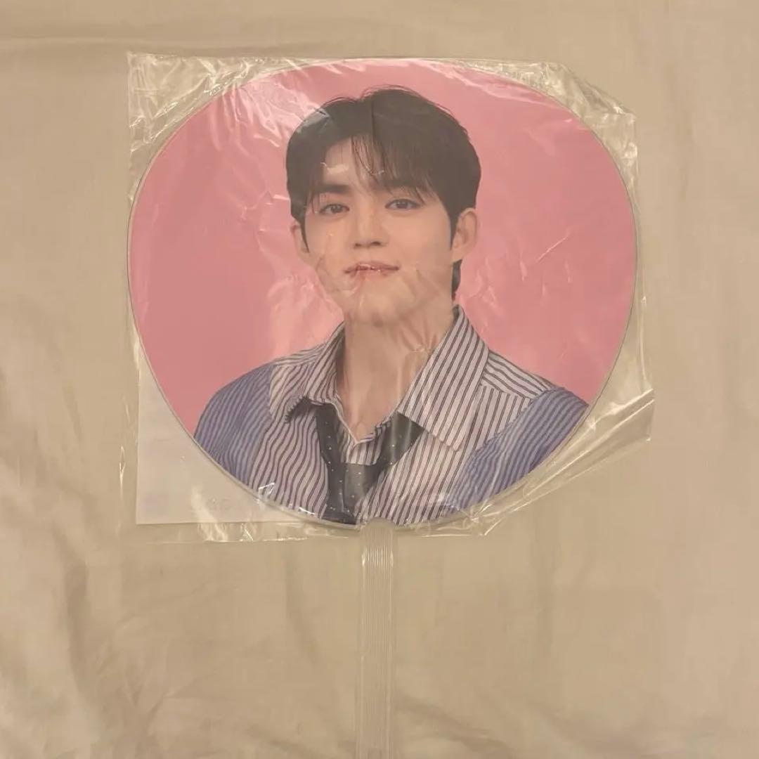 SEVENTEEN エスクプス うちわ HOLIDAY - メルカリ