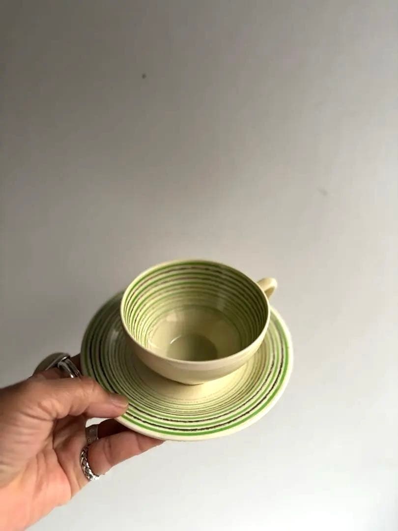 842 英国 アンティーク スージークーパー カップ&ソーサー クレヨン