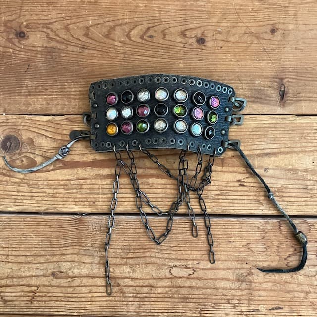 gunda ガンダ レザー スタッズ チェーン 編み上げ バングル ブレスレット gunda（ガンダ）の「GoldLeather (ゴールドレザー) バングル（バングル