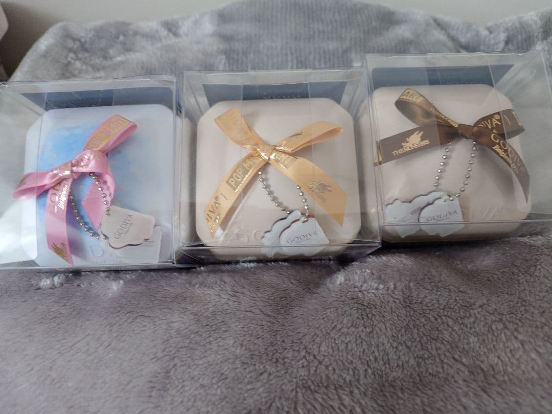 GODIVA LABUBU コラボ未開封3缶セット