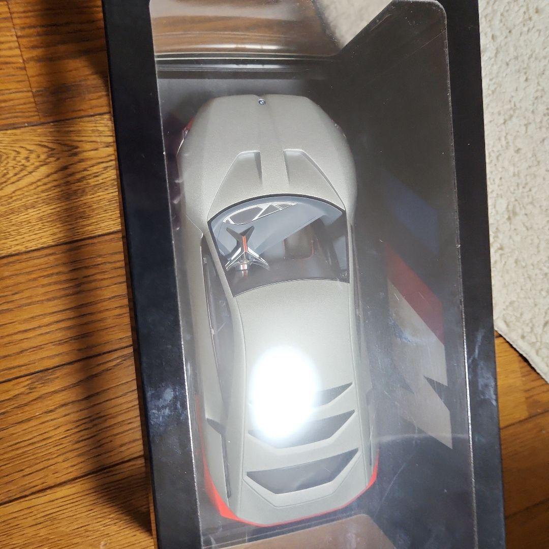 BMW ビジョン　M ネクストコンセプトカー　モデルカー　1/18