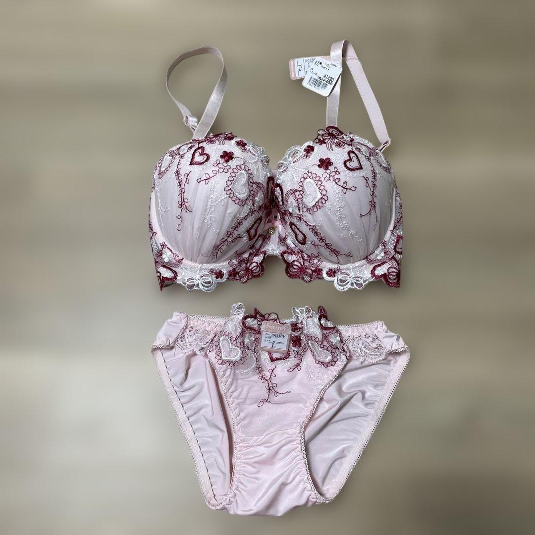 ブラショーツセットF75 新品タグ付き ピンク ハート - メルカリ