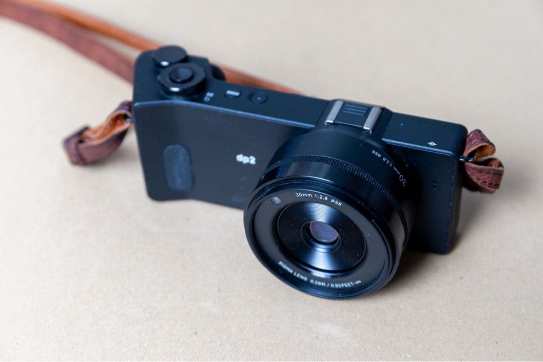 最終値下】sigma dp2 quattro 予備バッテリ/ケース•ストラップ - メルカリ