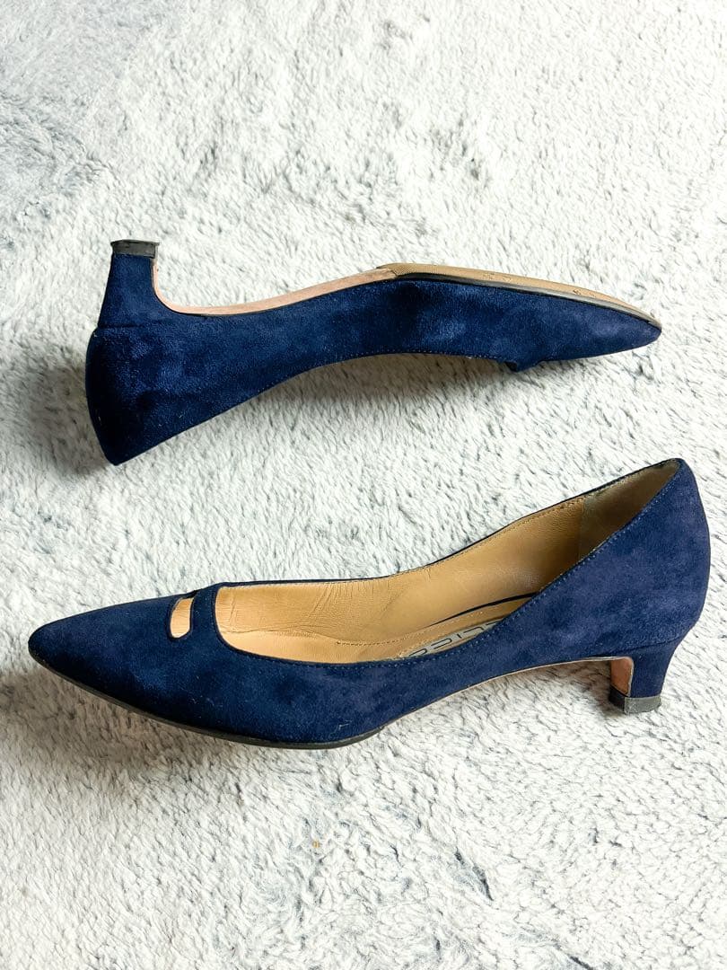 人気【PELLICO】35.5 アネッリ スエードパンプス 濃紺 22.5cm