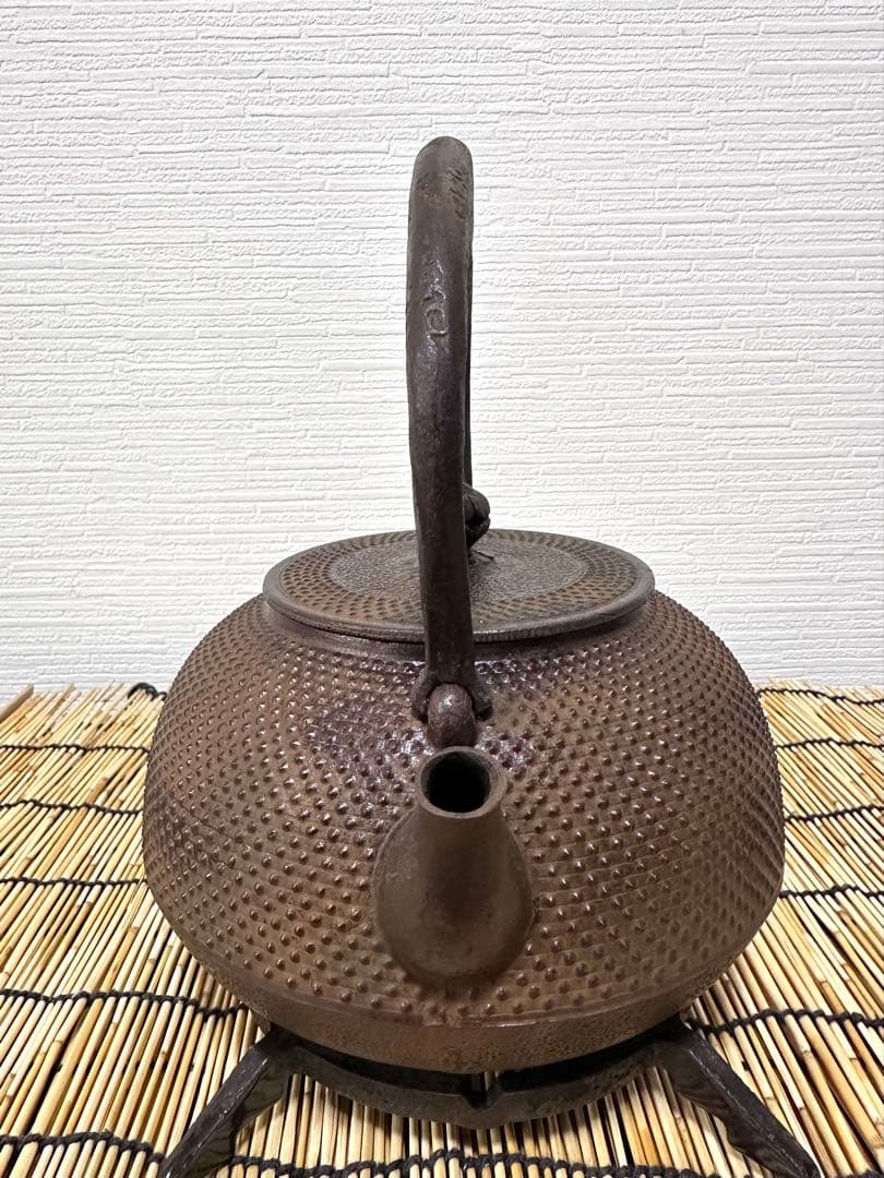 未使用品、栞付 南部徳秀 佐藤 徳秀造 南部形アラレ 南部鉄瓶 南部鉄器