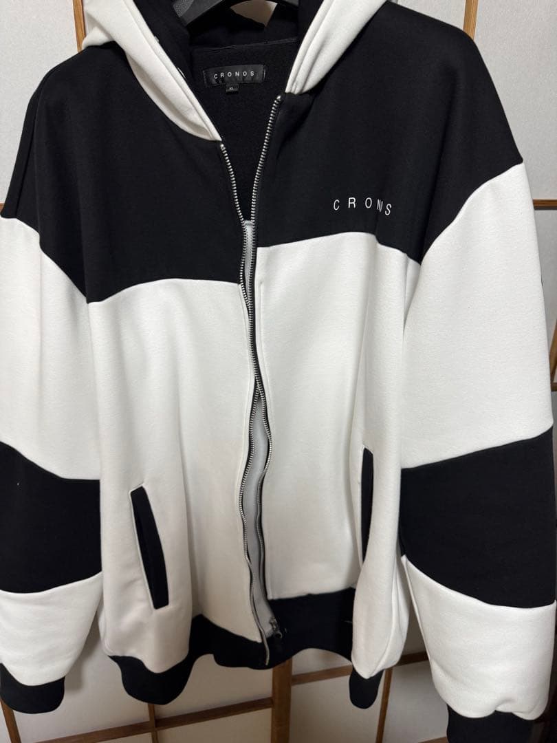 CRONOS ジップアップパーカー ブラック/ホワイト - メルカリ